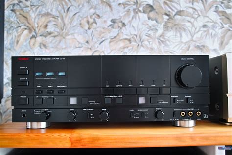 amplificatore integrato luxman lv 117